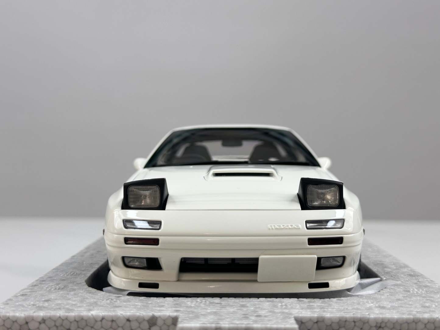 WHELART 1/18 Mazda FC3S (White) WH013