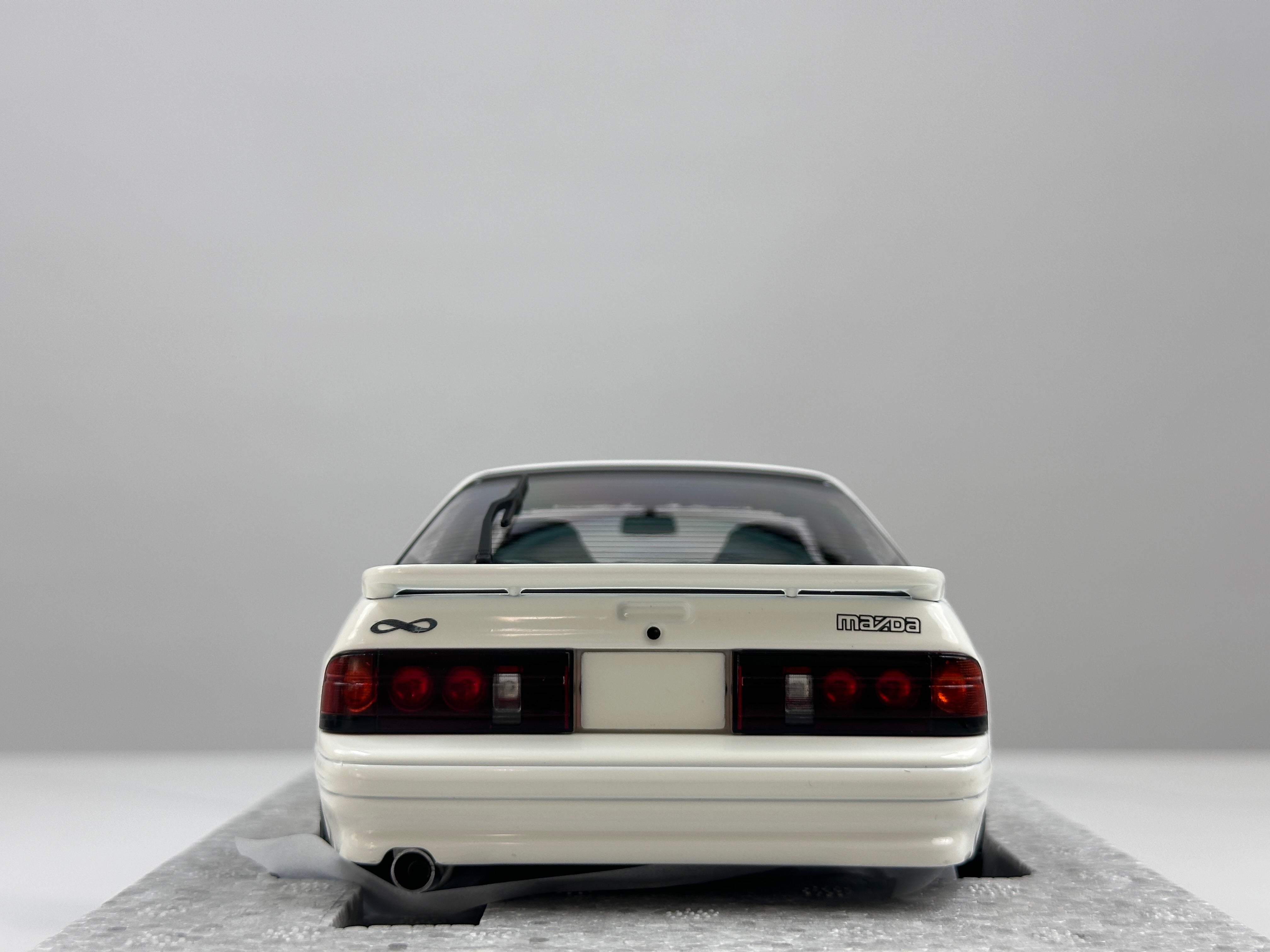 WHELART 1/18 Mazda FC3S (White) WH013