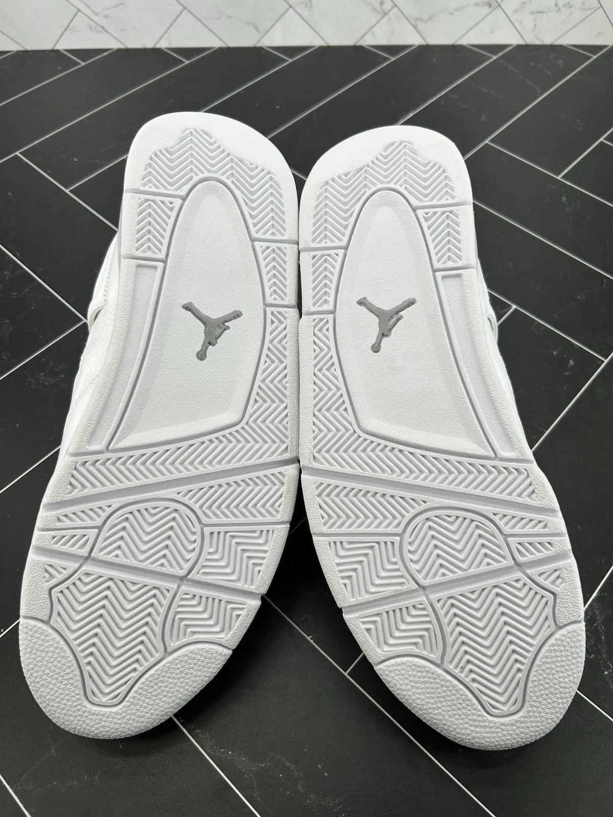 4 Retro 25th Silver Anniversary Size 11 408202-101