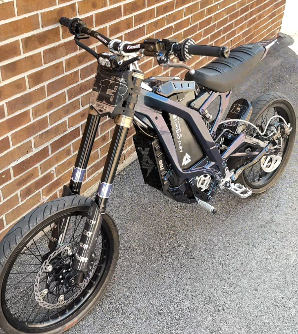 Custom Chameleon Blue Surron Light Bee Supermoto | CHIBATTERY Upgrade, Carbon Fiber & Full Race Build