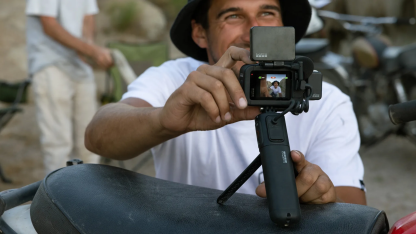 Camera Battery Grip / Tripod / Remote