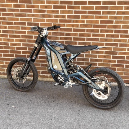 Custom Chameleon Blue Surron Light Bee Supermoto | CHIBATTERY Upgrade, Carbon Fiber & Full Race Build