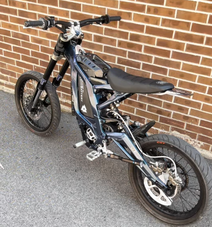 Custom Chameleon Blue Surron Light Bee Supermoto | CHIBATTERY Upgrade, Carbon Fiber & Full Race Build