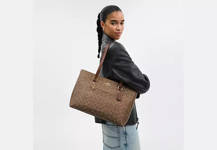 Station Tote Bag In Signature Canvas