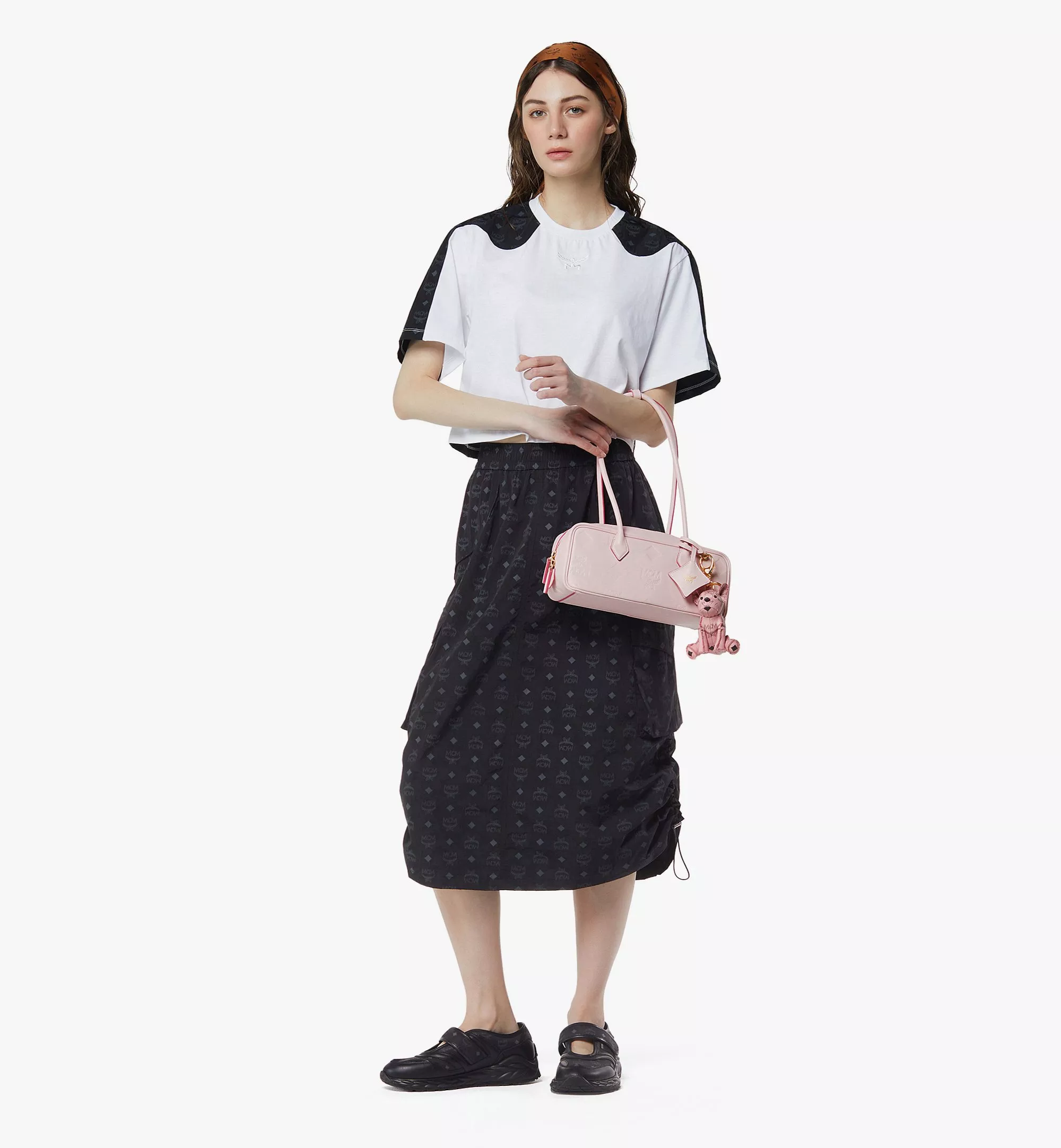 Aren East West Shoulder Bag in Maxi Monogram Leather（ Small）
