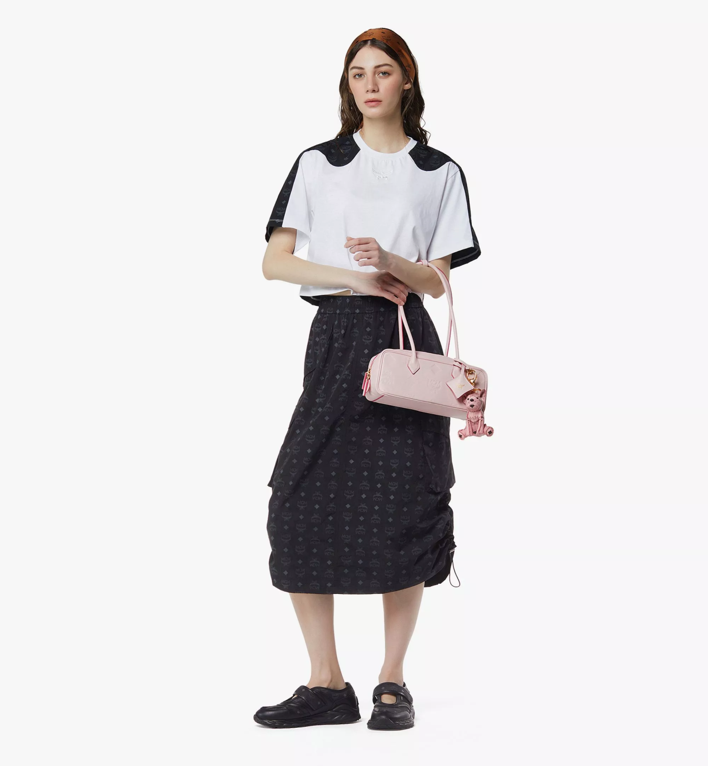 Aren East West Shoulder Bag in Maxi Monogram Leather（ Small）