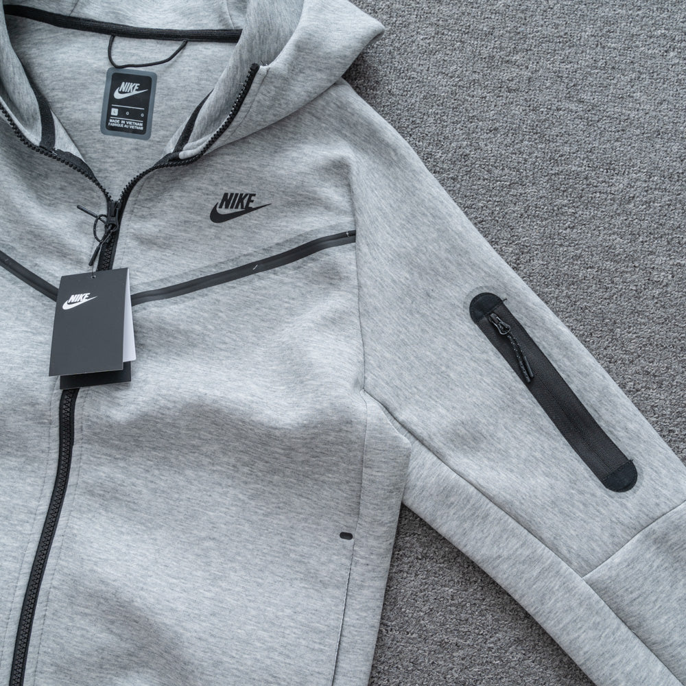 Conjunto  Tech Fleece Cinza