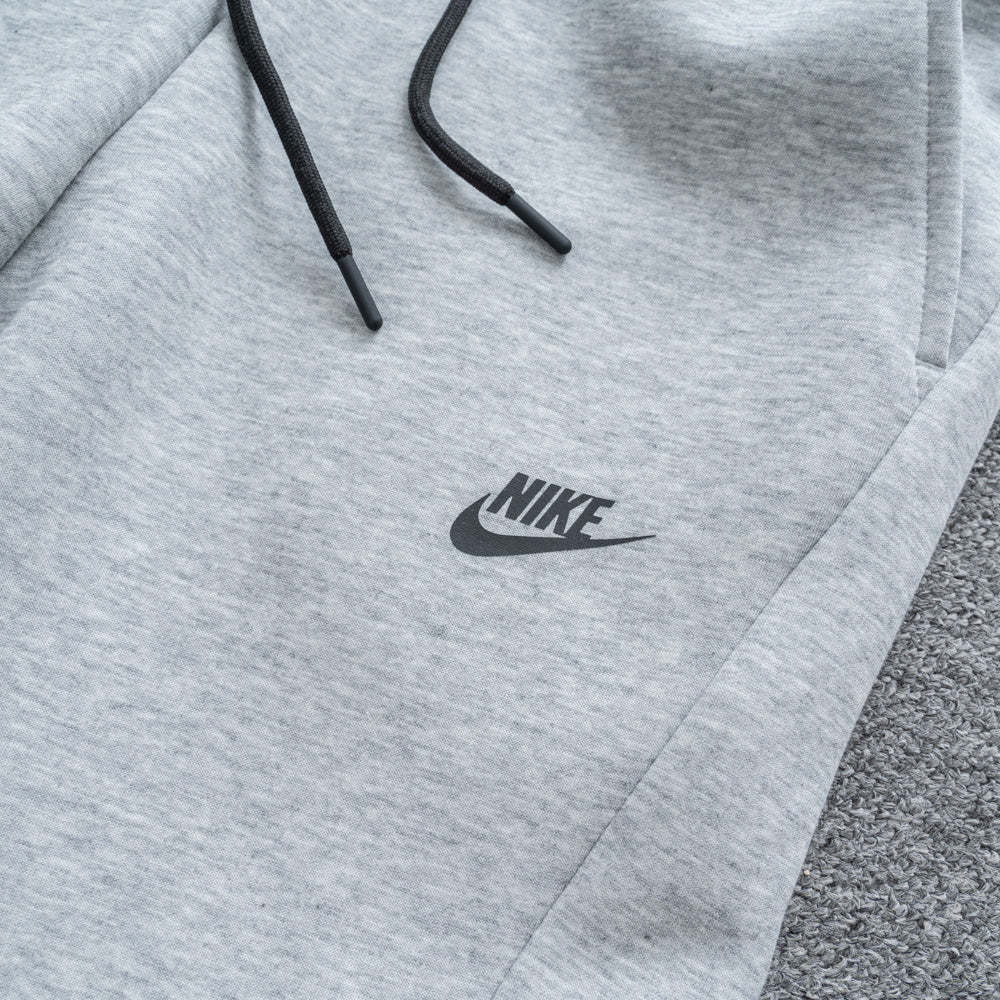 Conjunto  Tech Fleece Cinza