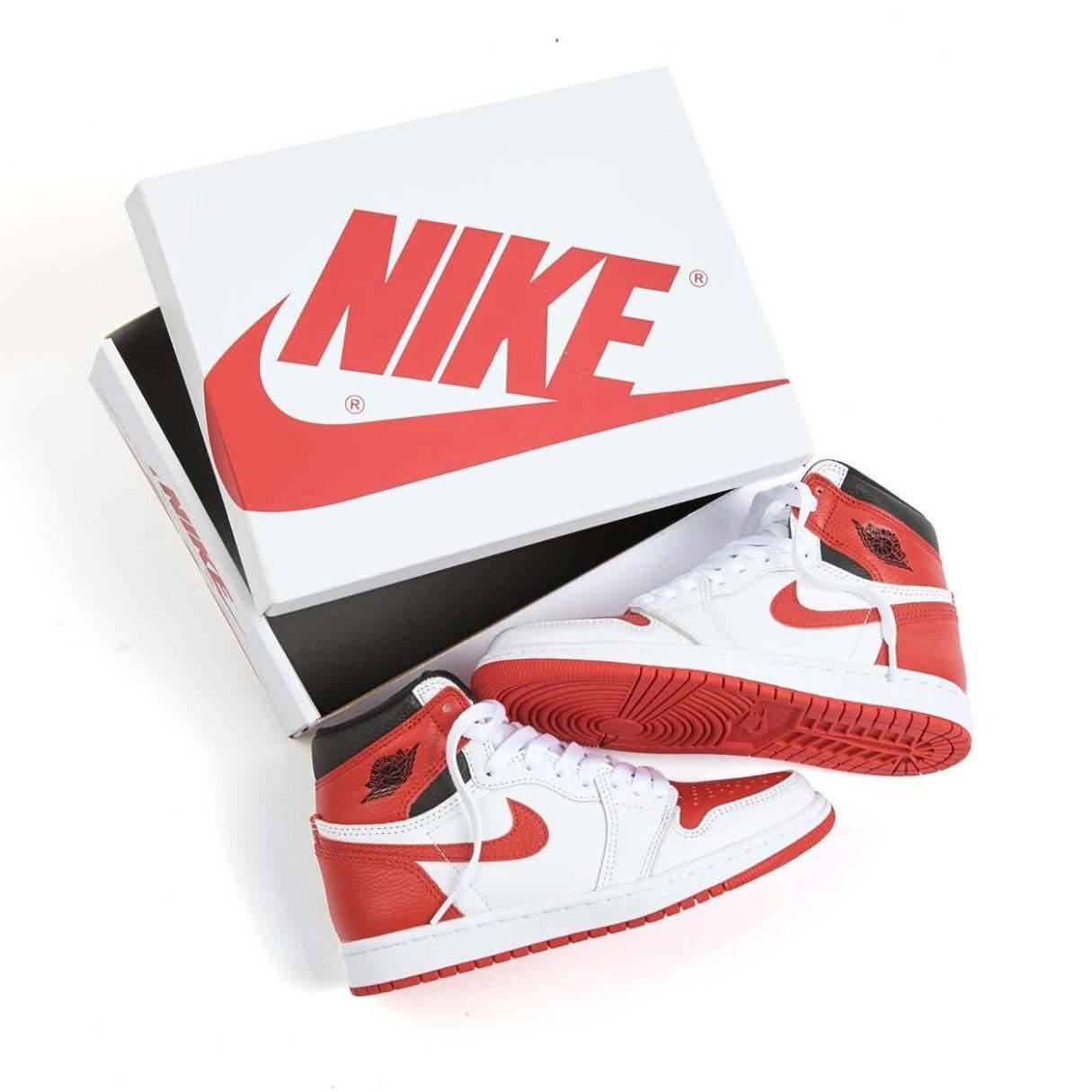  SNEAKER MYSTERY BOX