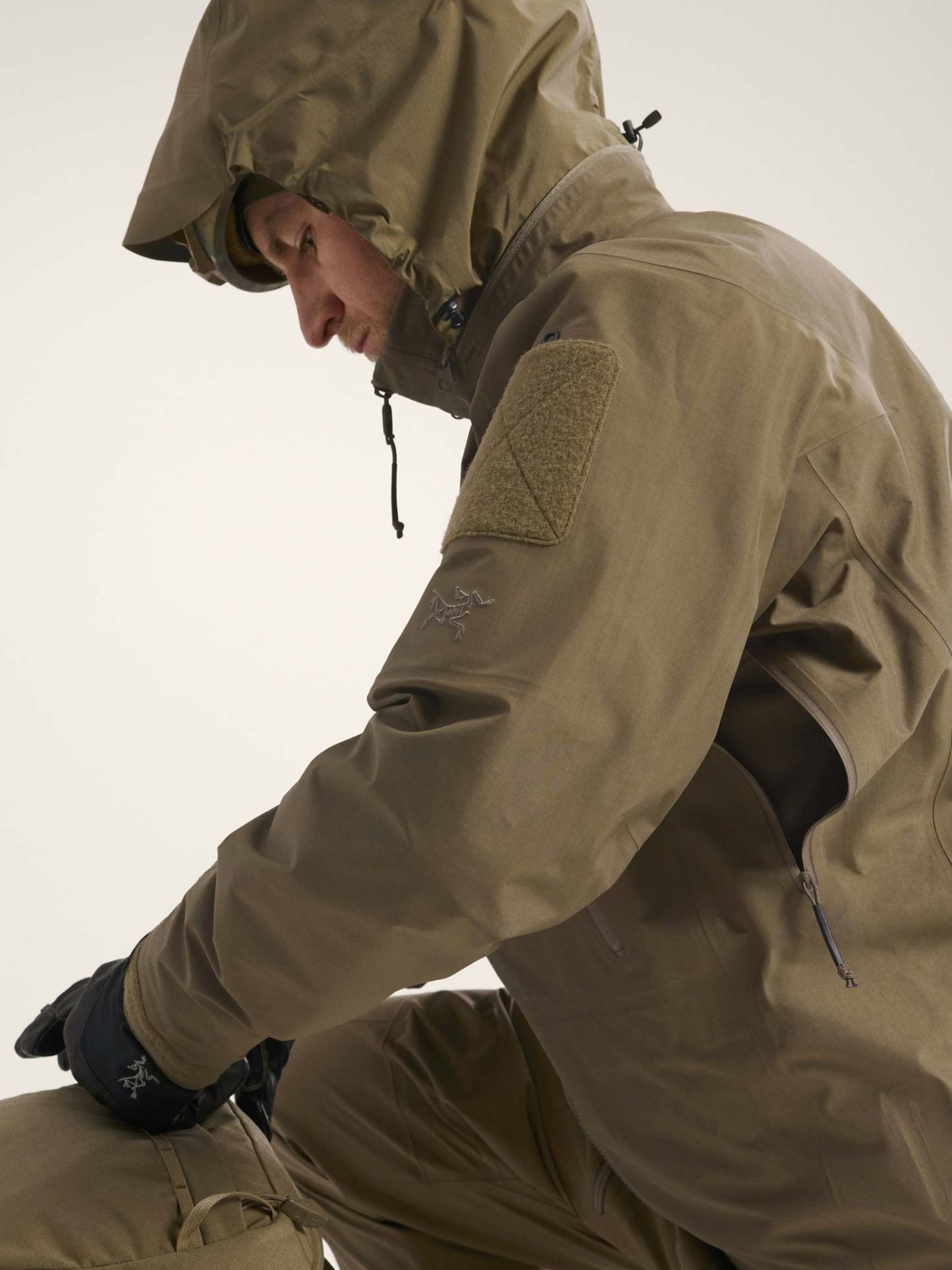 Arcteryx men's Leaf Alpha Jacket Gen 2.2 Crocodile