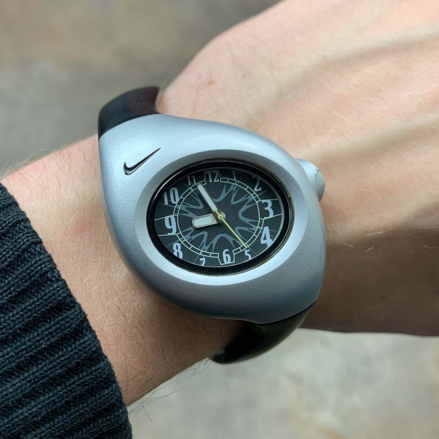 00s Triax graphic watch