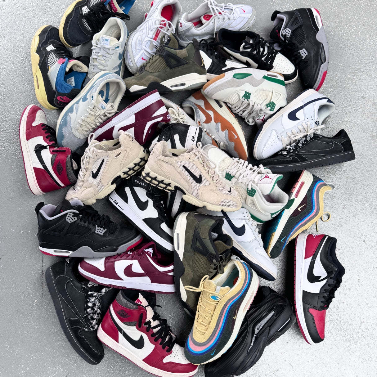  SNEAKER MYSTERY BOX