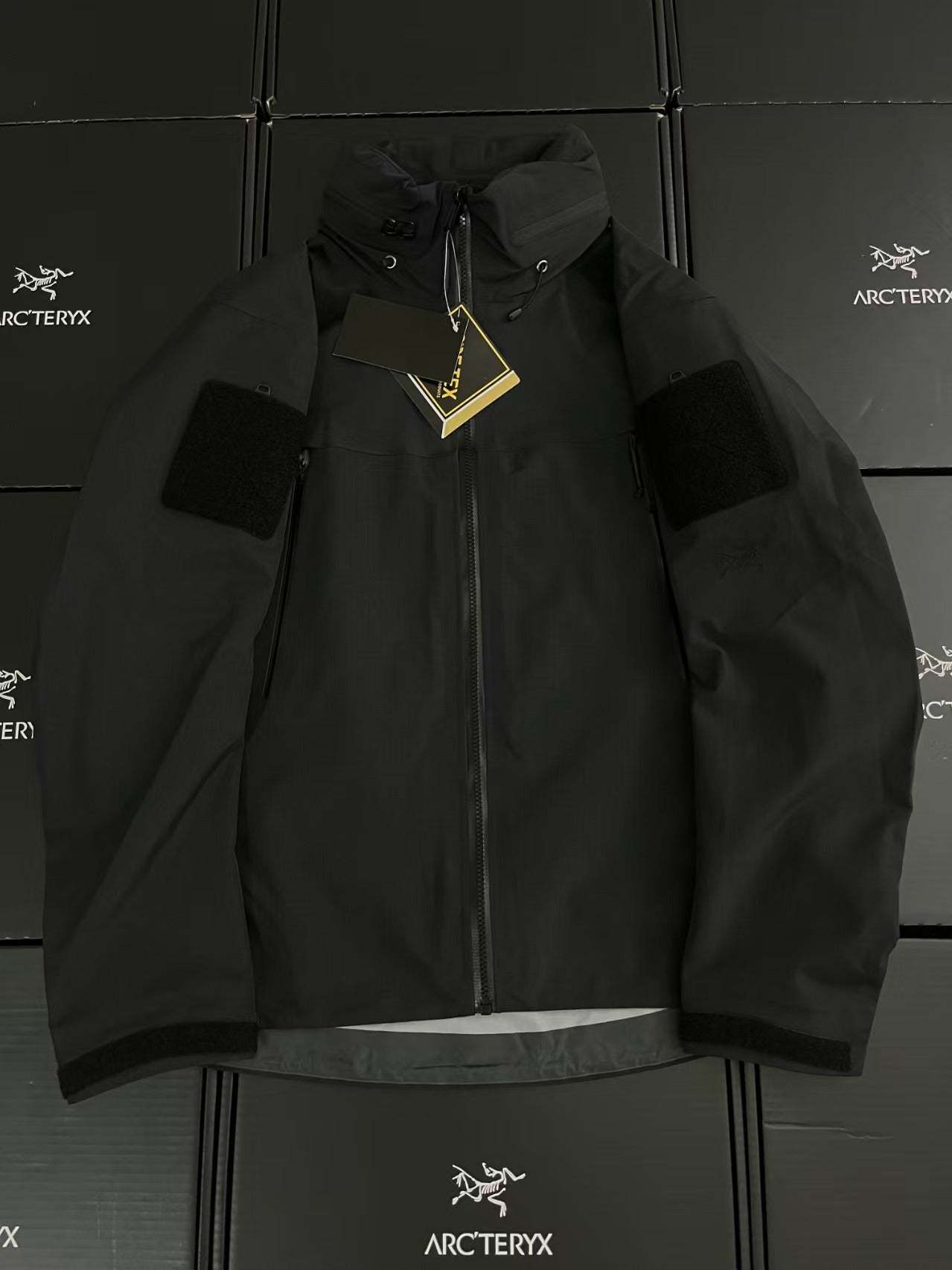 Arcteryx men's Leaf Alpha Jacket Gen 2.2 balck jacket