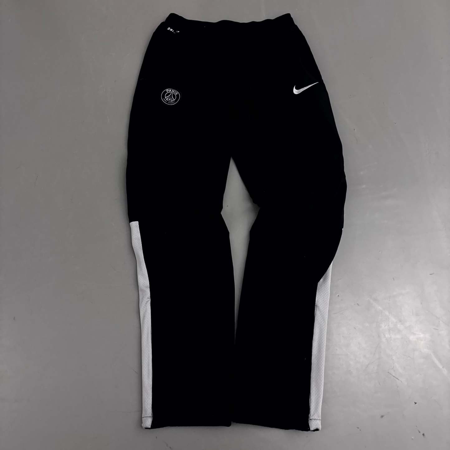 Nike x PSG Vintage Tracksuit 2018/19 |