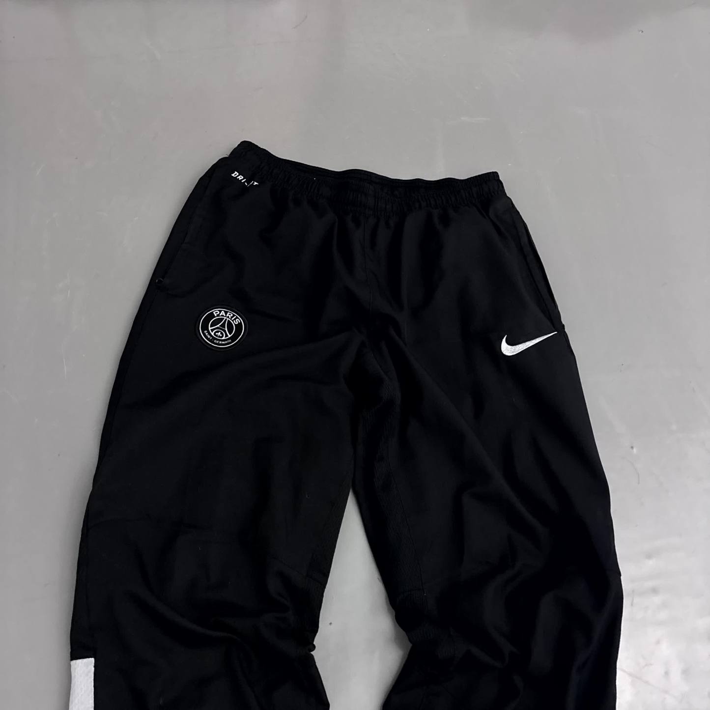 Nike x PSG Vintage Tracksuit 2018/19 |