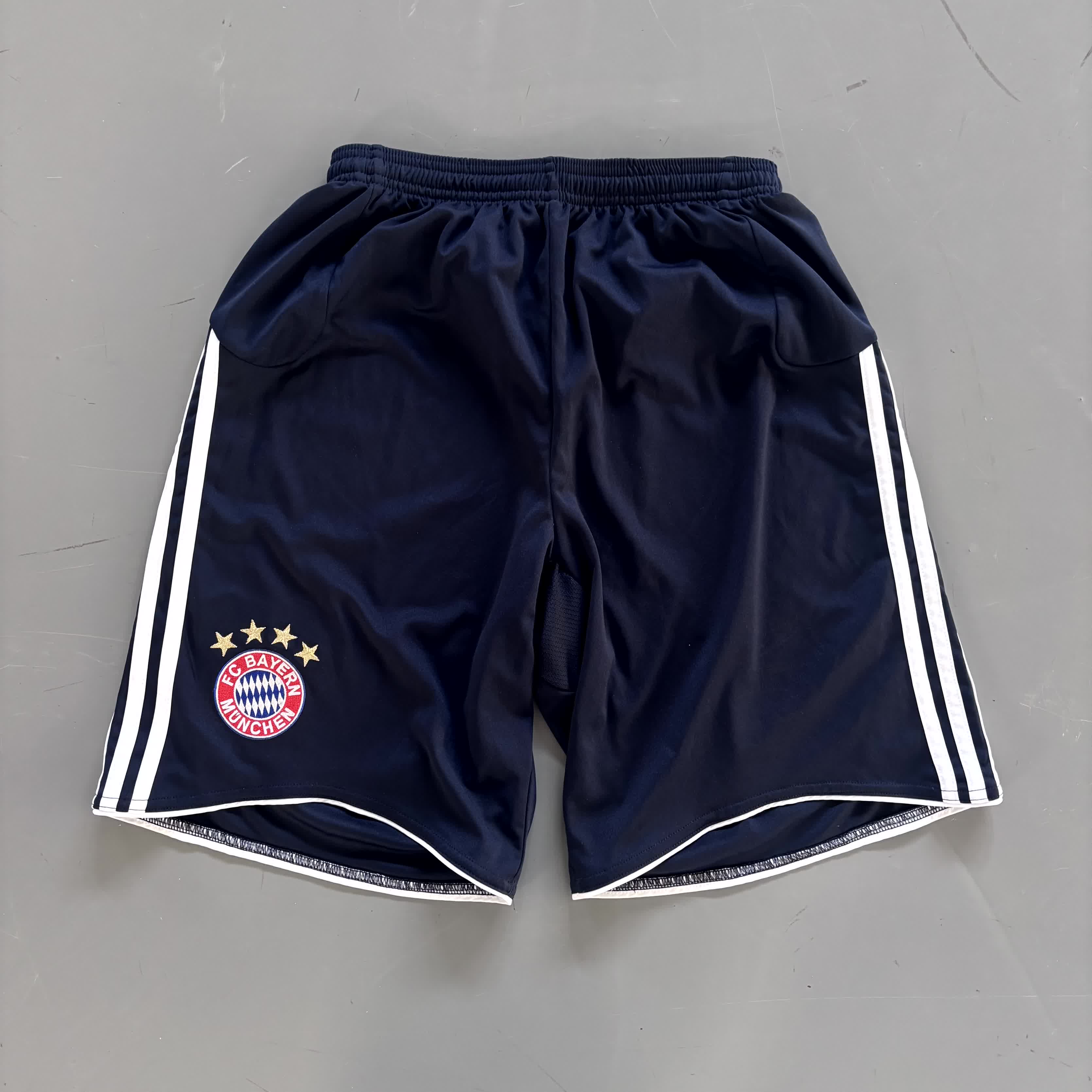 Adidas x FC Bayern Vintage Trikot Set 2010/11 |