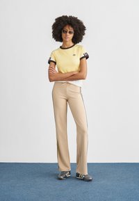 adidas OriginalsSTRAIGHT PANTS - Jogginghose