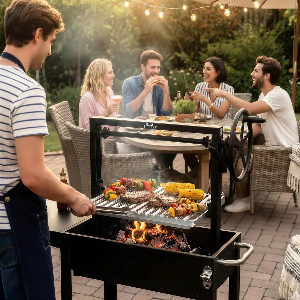 Oferta especial de verano: Parrilla BIG HORN OUTDOORS estilo Santa María argentina: una parrilla abierta de altura regulable y control preciso, diseñada para cocinar en el patio trasero y al aire libre.