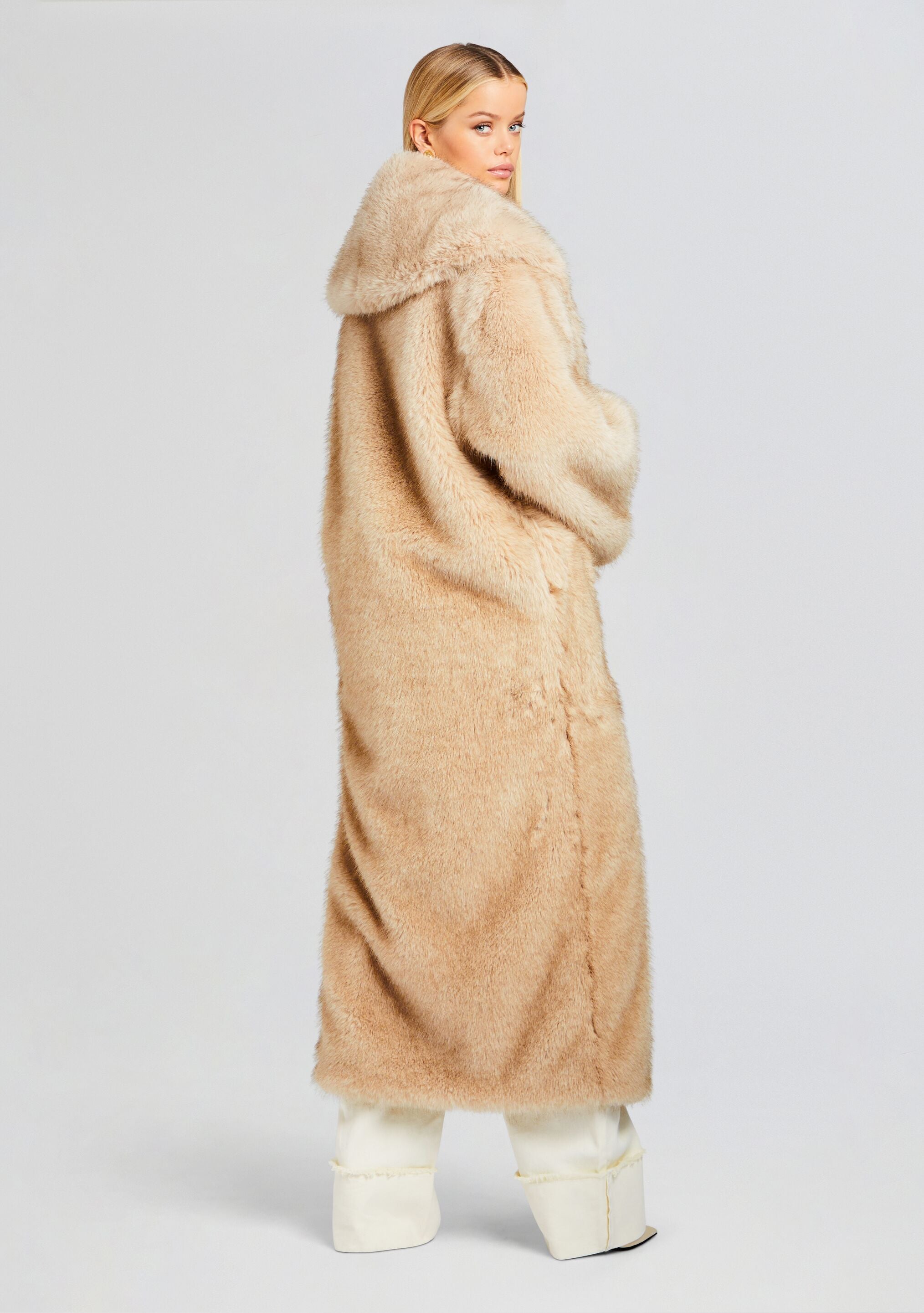 Averie Faux Fur Coat-Cup Shy