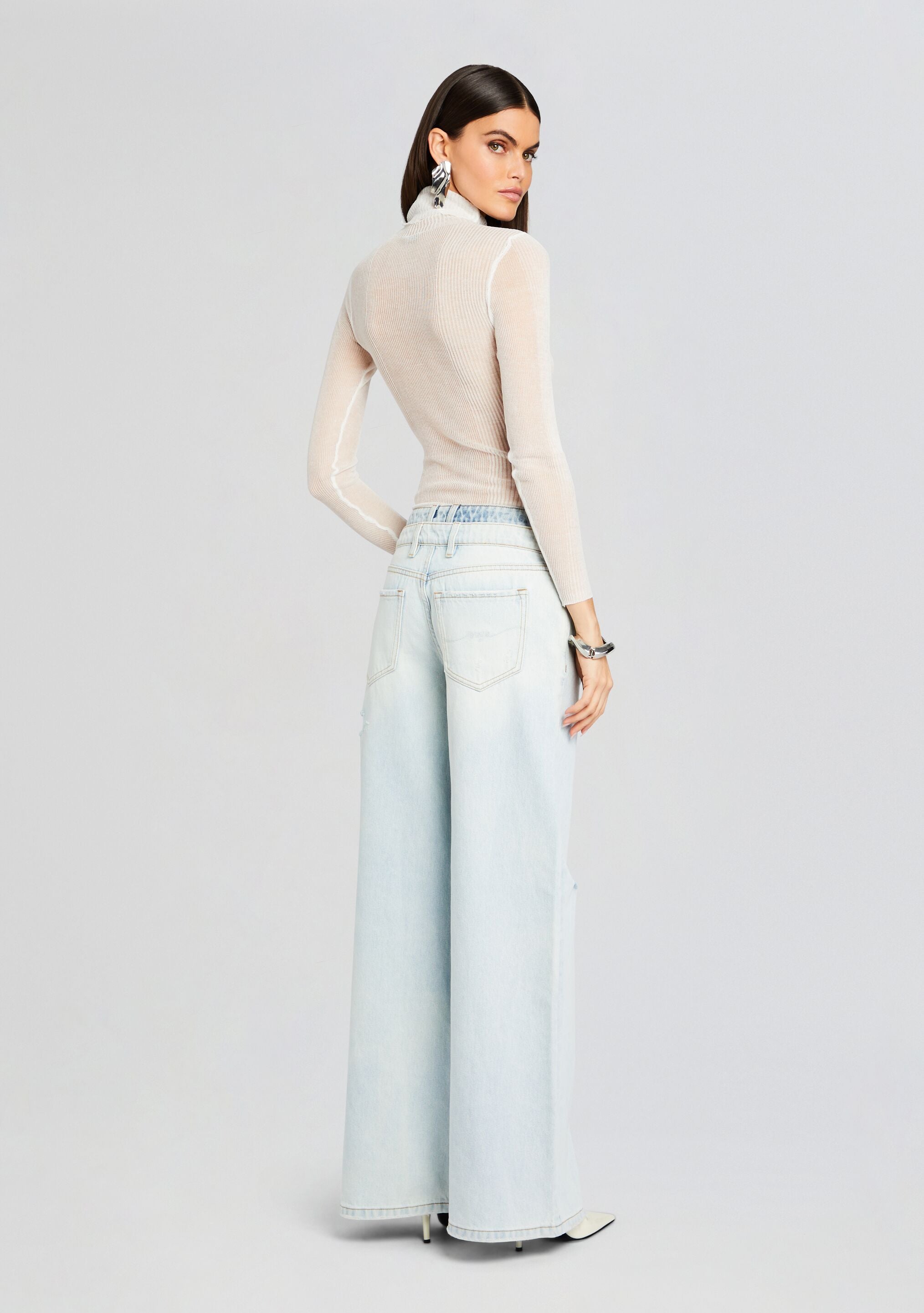 Saphira Jean-Cup Shy