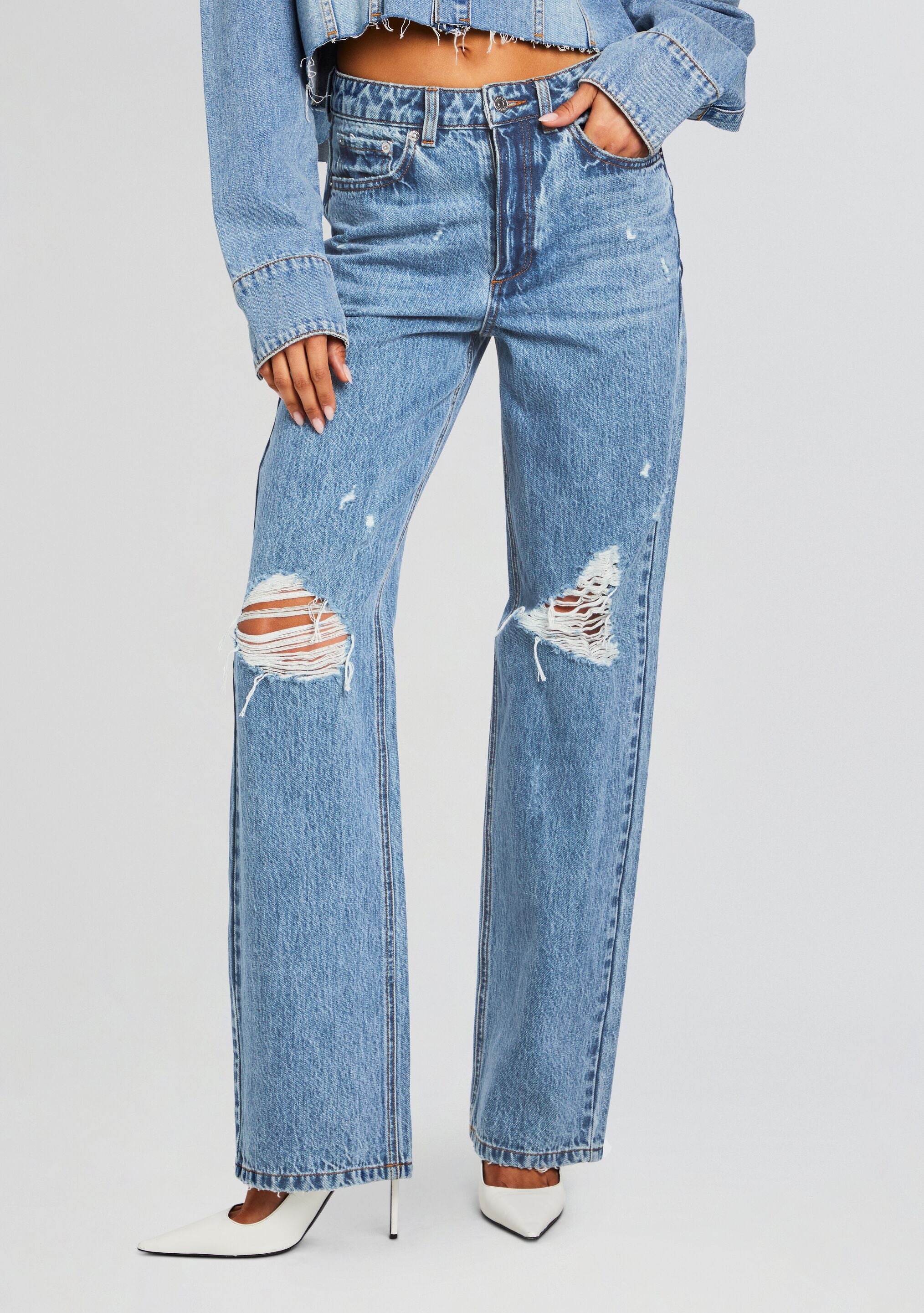 Belle Jean-Cup Shy