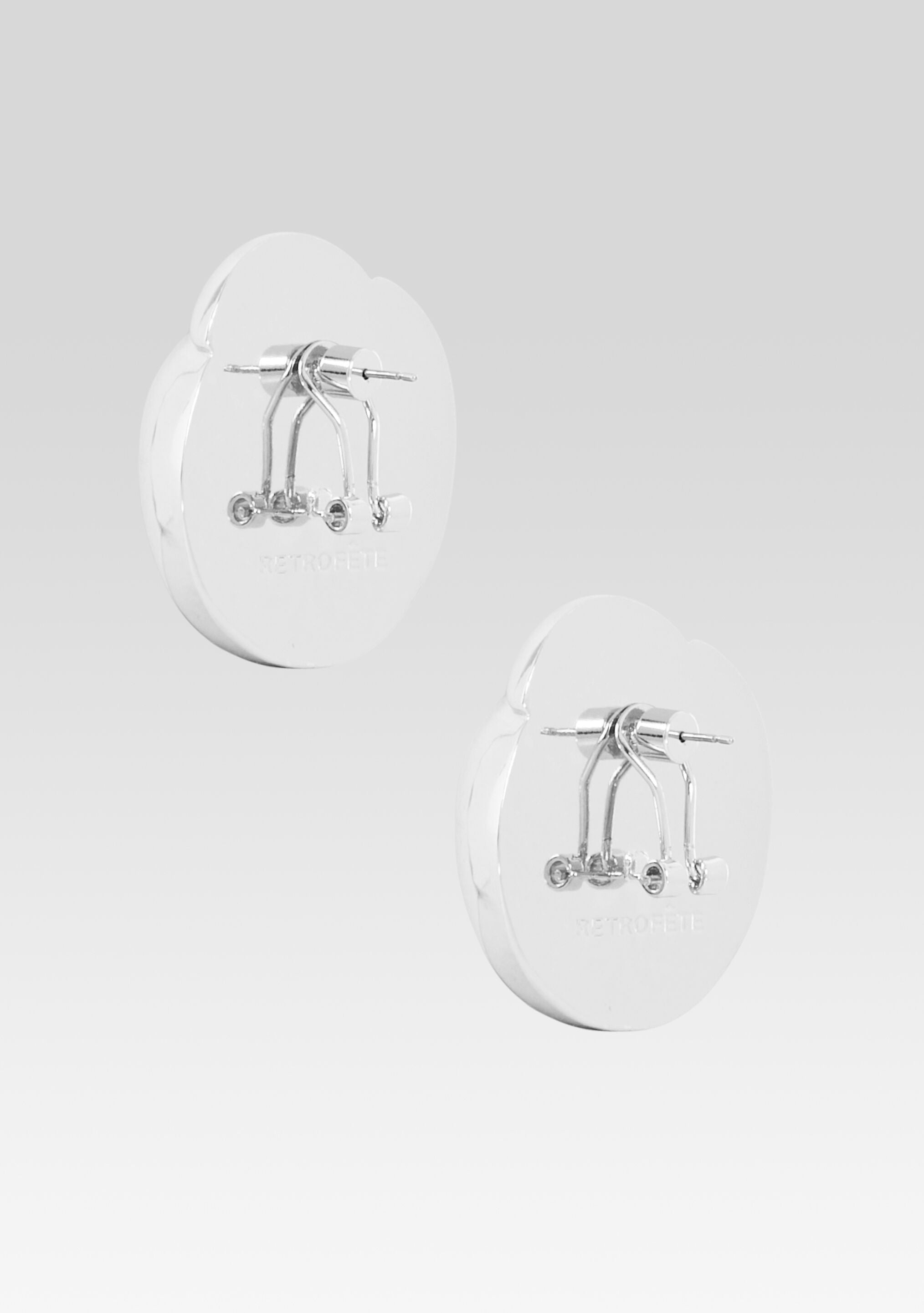 Doma Earring-Cup Shy