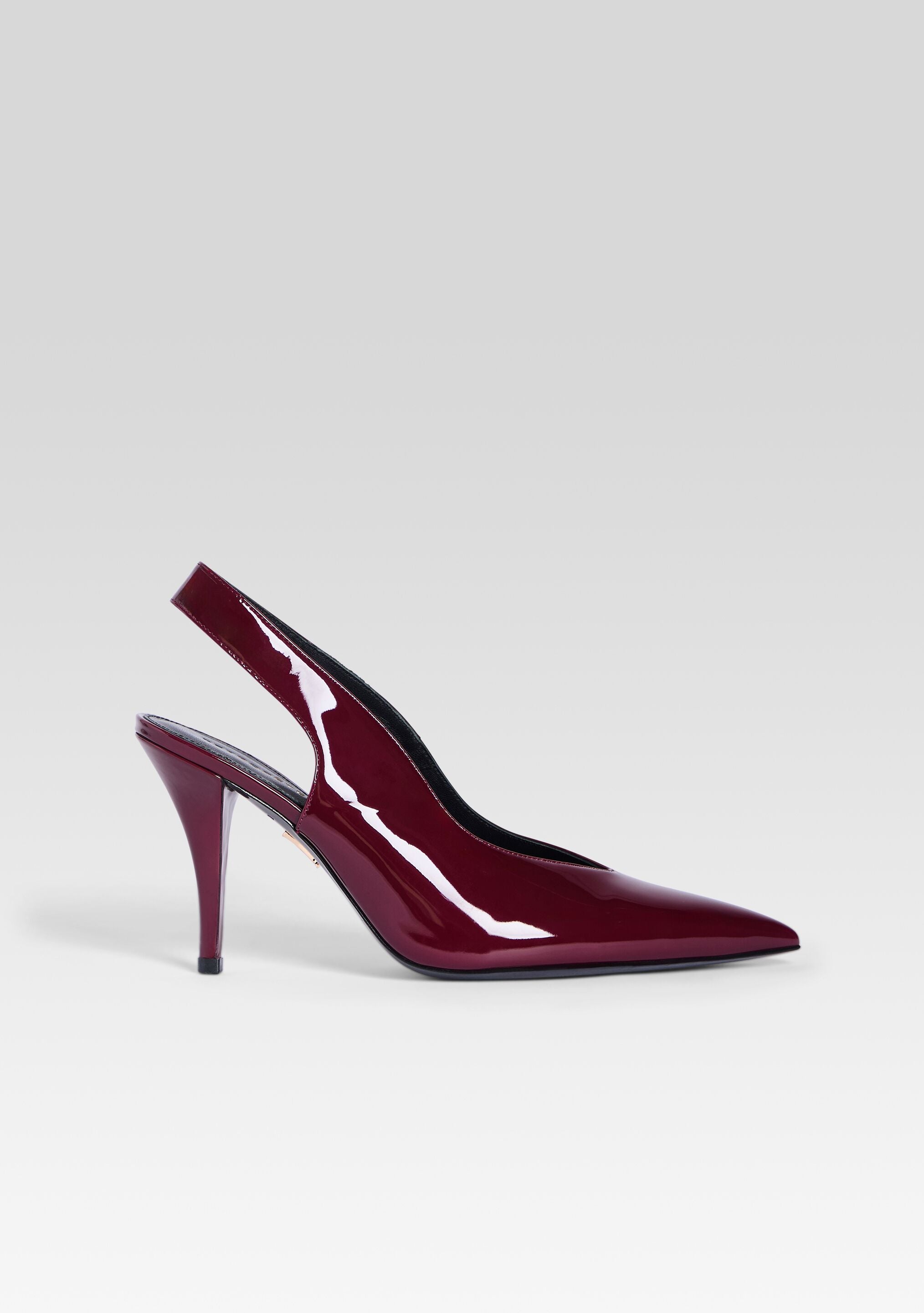 Maxime Slingback Heel-Cup Shy