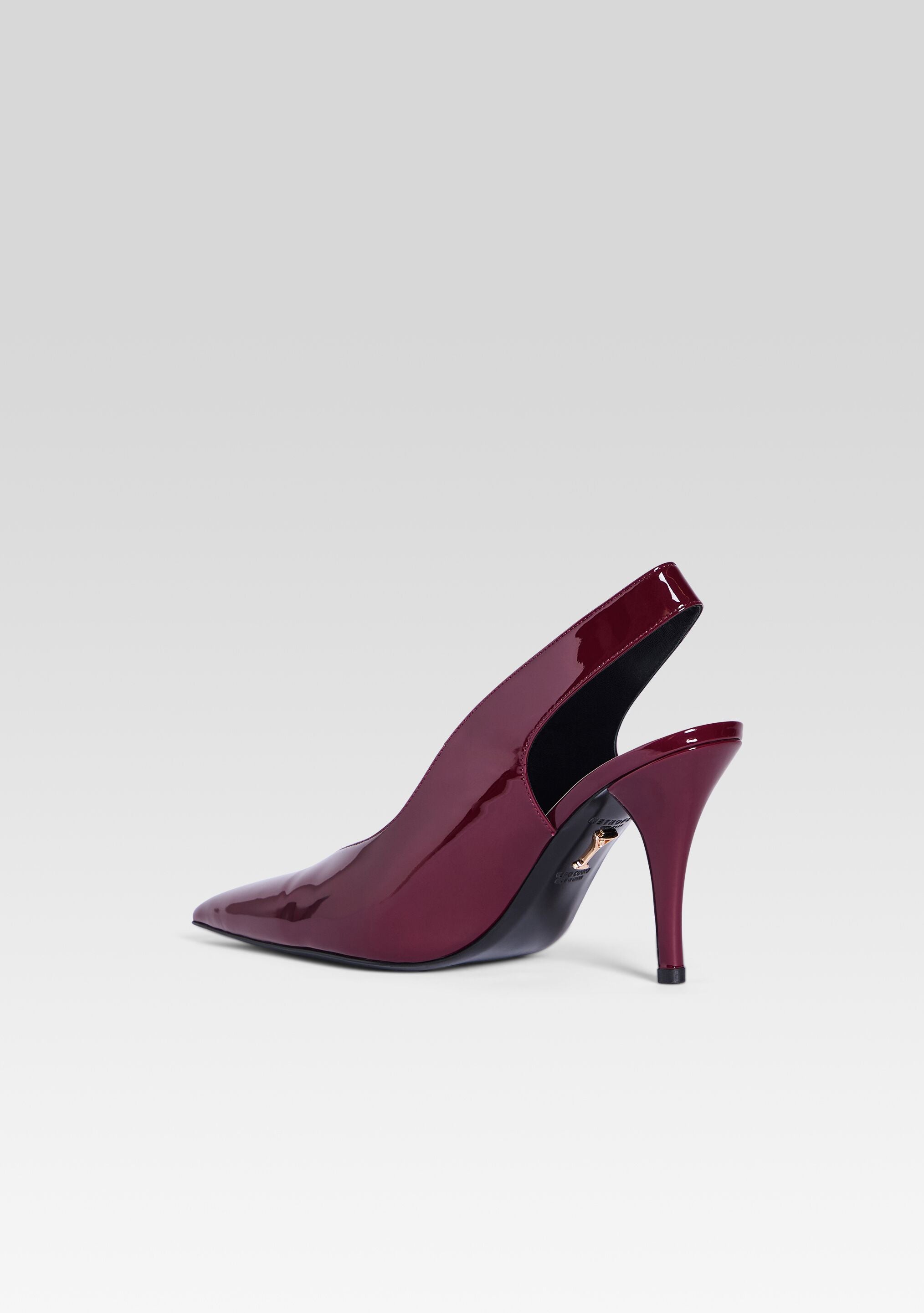 Maxime Slingback Heel-Cup Shy