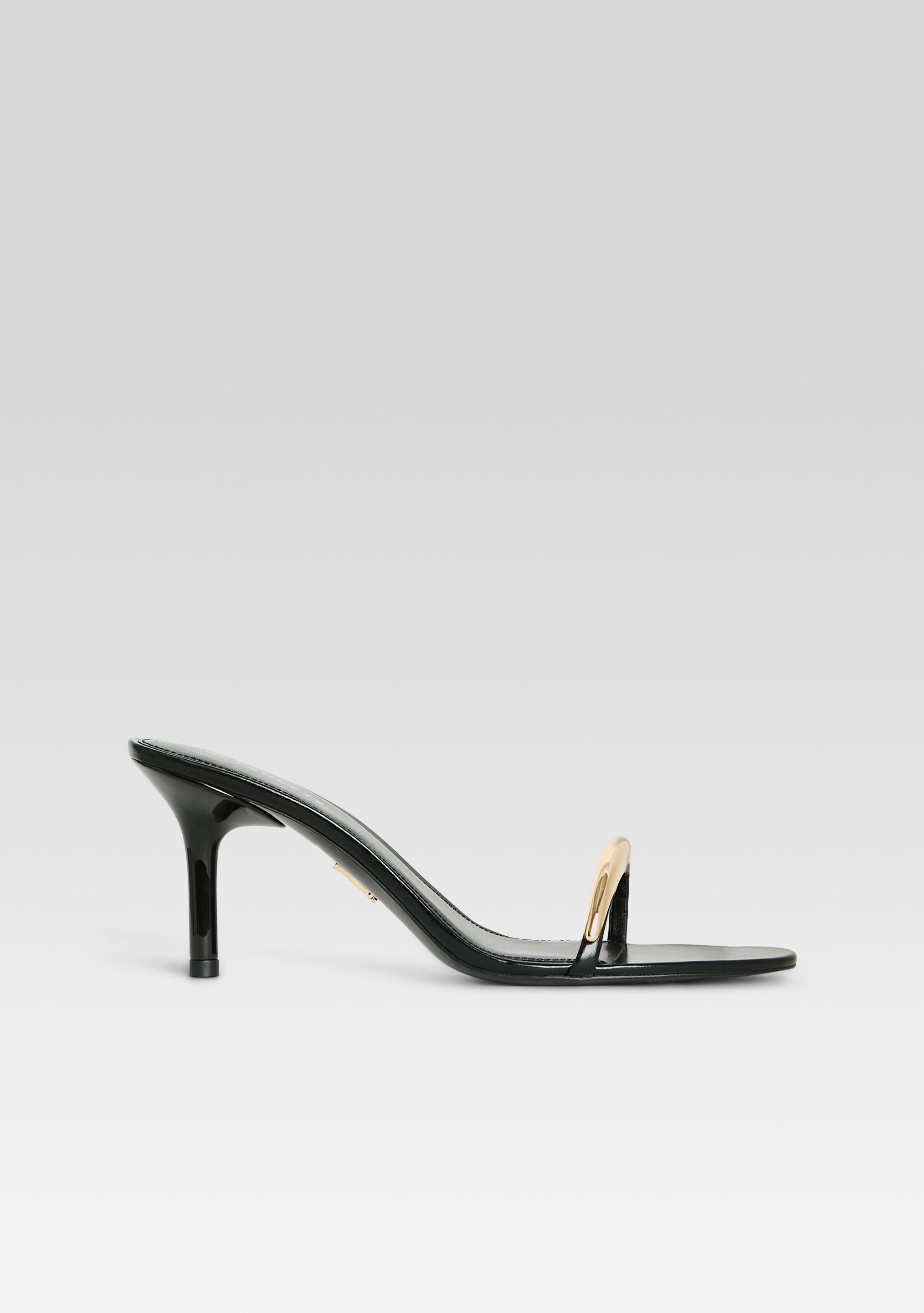 Karli Sandal-Cup Shy