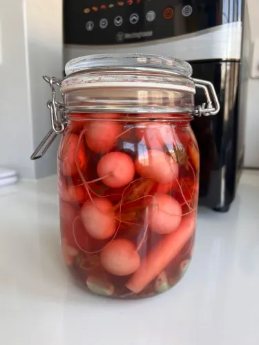 🥕 Čerešňové reďkovky – zber o 25 dní. Chrumkavé, sladké, ideálne do šalátu aj do hrnca. 🌿✨(1 balenie 1000 semien)
