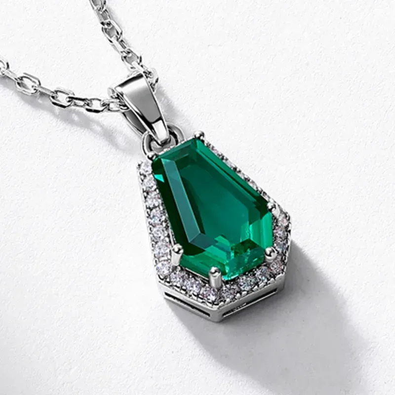 Trendy Lab Grown Emerald Necklace for Women 925 Sterling Silver Niche Design Luxurious Clavicle Chain