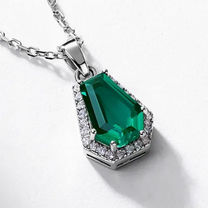 Trendy Lab Grown Emerald Necklace for Women 925 Sterling Silver Niche Design Luxurious Clavicle Chain