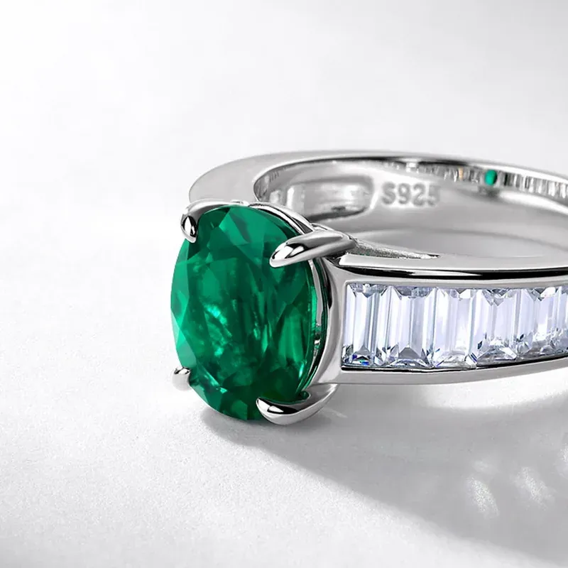 New S925 Silver Ring 5a Zircon 8 * 10 Ins Fine Versatile Oval Pigeon Costume Jewelry Emerald Ring Female