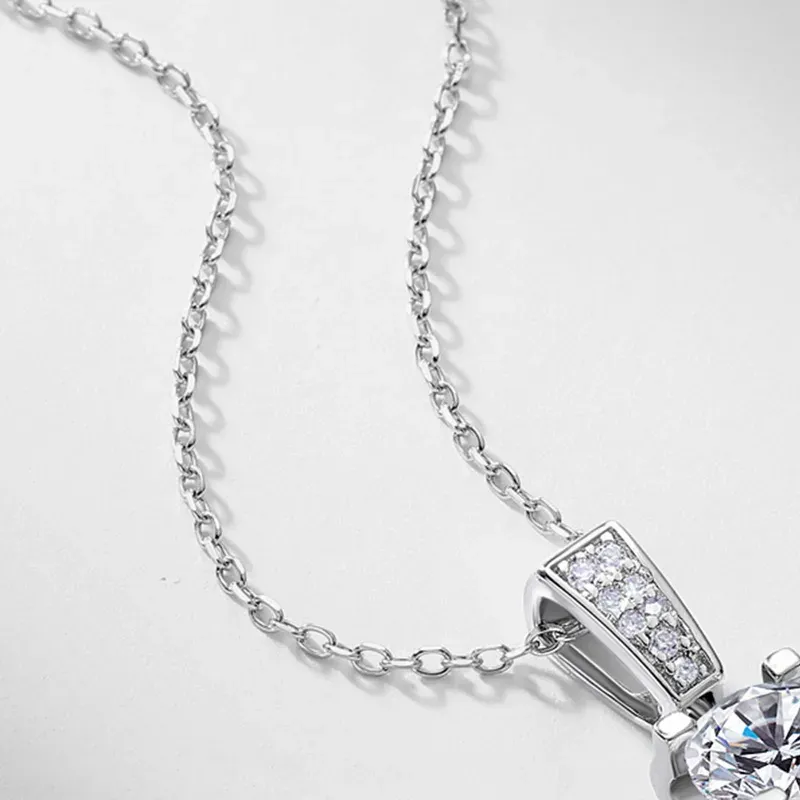 JewelyKing S925 Sterling Silver 1CT Lab Grown Diamond Bull Head Necklace Elegant Hourglass Design Four Prong Clavicle Chain JKNS0014