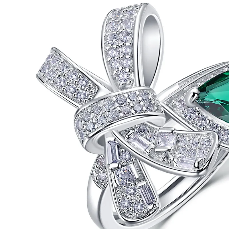 Fashion Design Luxury Artificial Cultured Emerald Inlaid White 5A Zircon Women's Ring