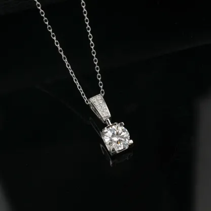 JewelyKing S925 Sterling Silver 1CT Lab Grown Diamond Bull Head Necklace Elegant Hourglass Design Four Prong Clavicle Chain JKNS0014