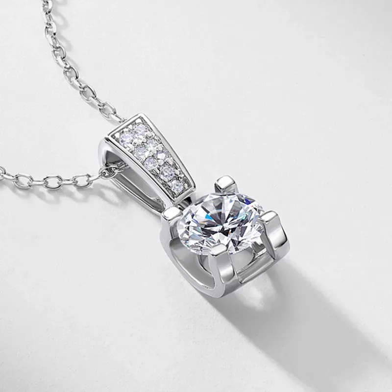 JewelyKing S925 Sterling Silver 1CT Lab Grown Diamond Bull Head Necklace Elegant Hourglass Design Four Prong Clavicle Chain JKNS0014