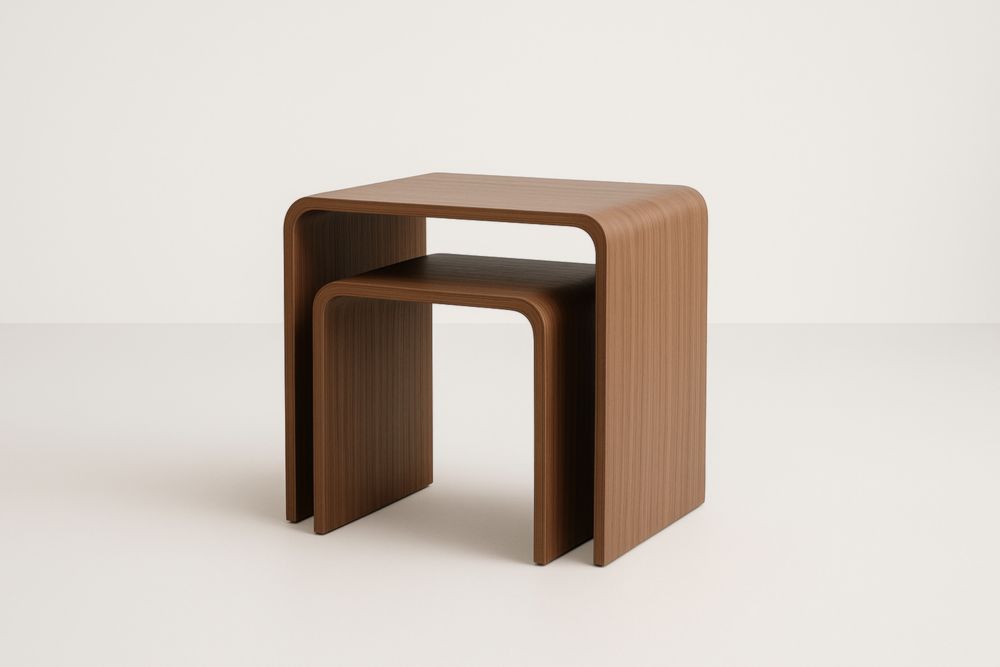 Tables gigognes en bois contreplaqué brun