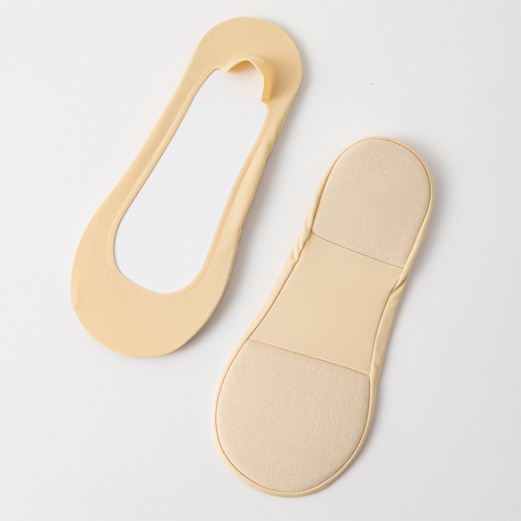 CushionCloud No-Show Socks – Soft Non-Slip Invisible Comfort Socks 👣✨