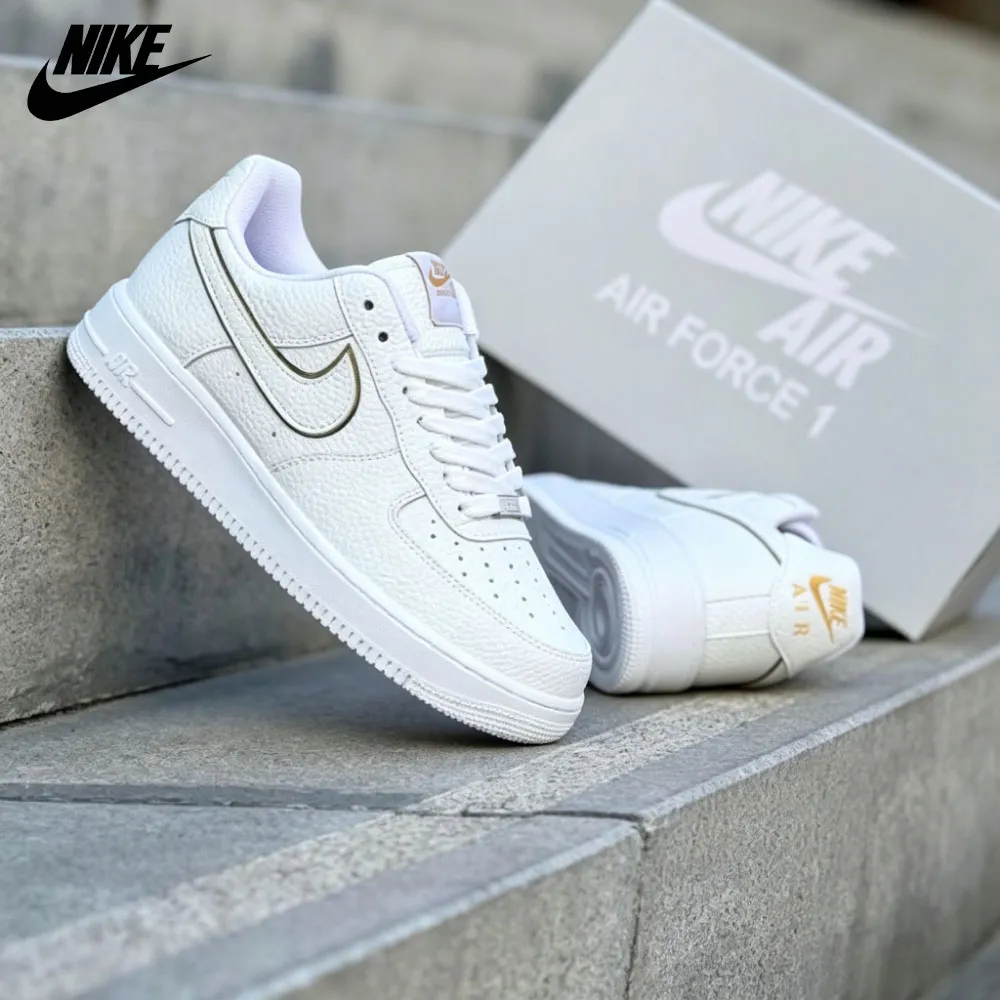 Nike Air Force 1 utcai sportcipő, kényelmes gumitalp.