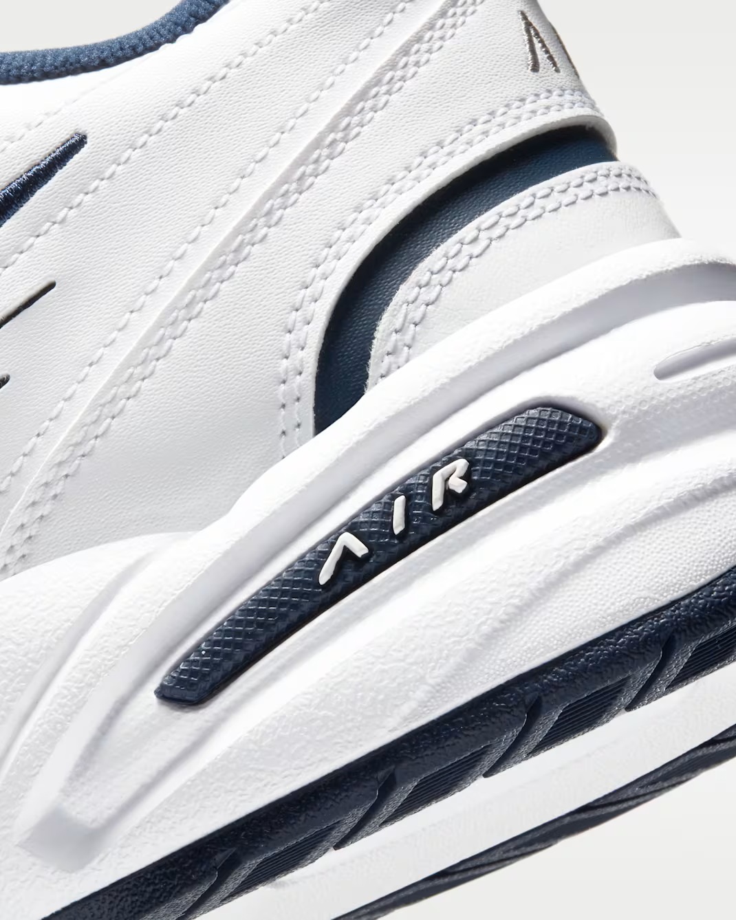 Nike Air Monarch IV Edzőcipő | Magas Minőség, Kedvező Ár, Ingyenes Szállítás!