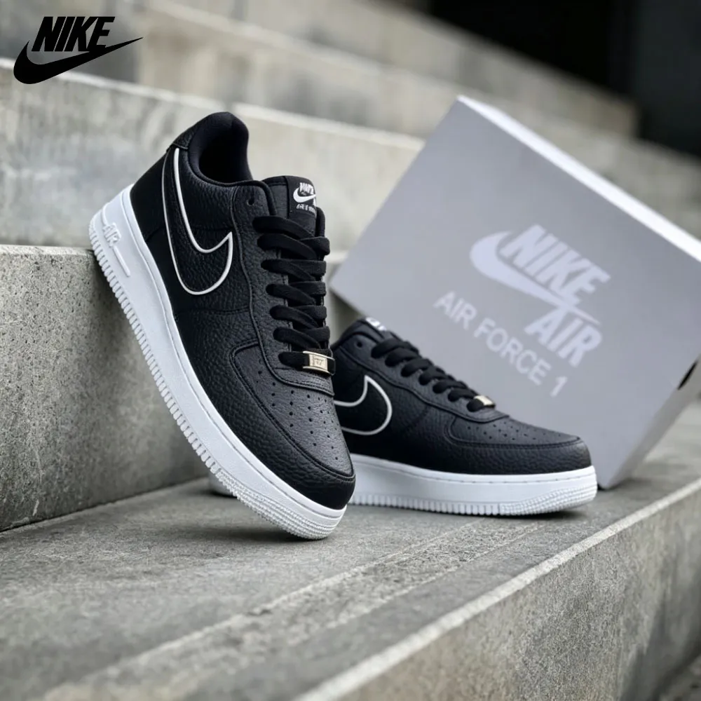 Nike Air Force 1 utcai sportcipő, kényelmes gumitalp.