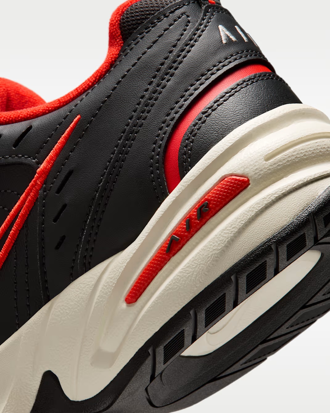 Nike Air Monarch IV Edzőcipő | Magas Minőség, Kedvező Ár, Ingyenes Szállítás!