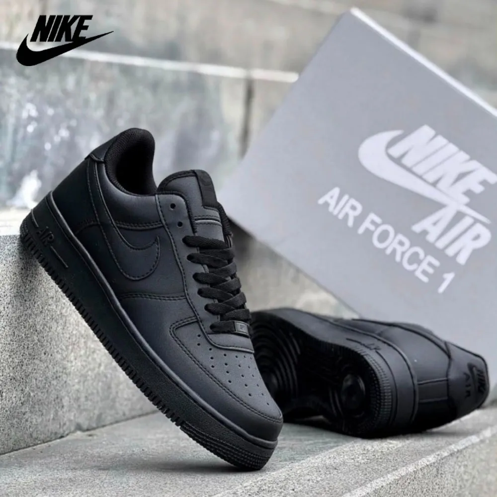 Nike Air Force 1 utcai sportcipő, kényelmes gumitalp.