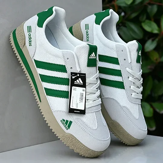 Adidas sportcipők – Könnyű, hétköznapi sportcipők, csúszásgátló talppal
