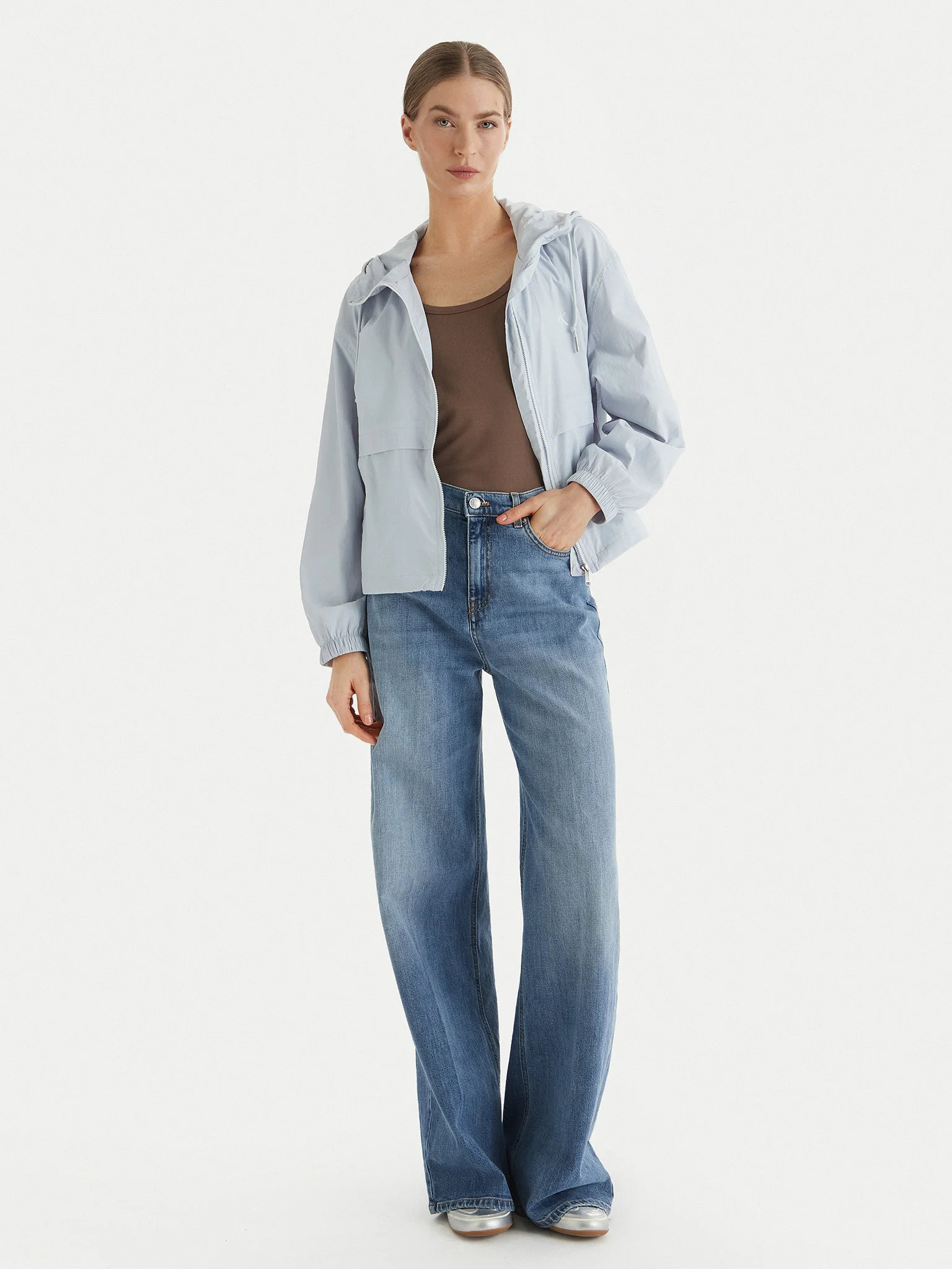 Calvin Klein Sötétfekete Kapucnis Kabát – Minőség és Stílus minden napra!