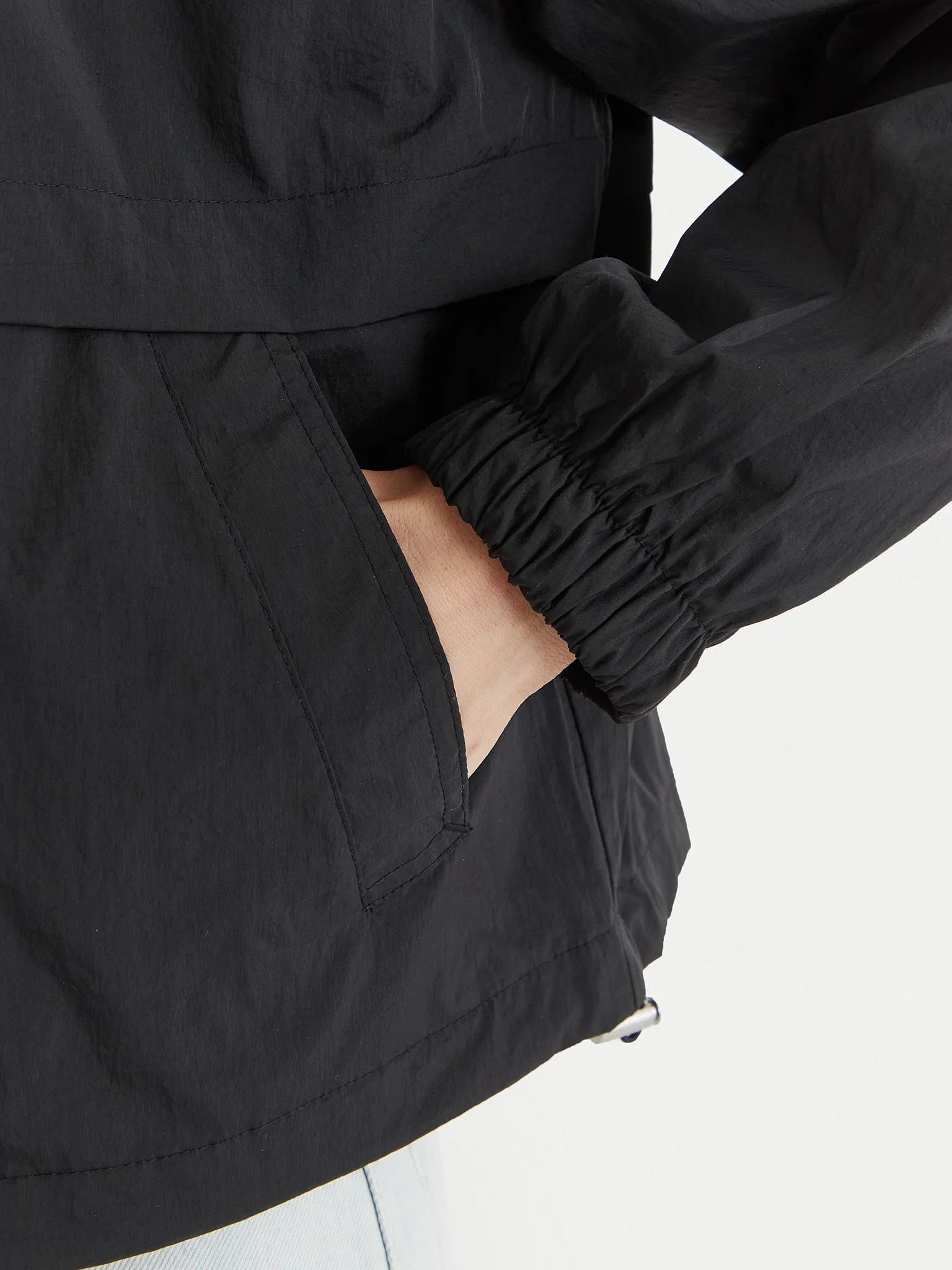 Calvin Klein Sötétfekete Kapucnis Kabát – Minőség és Stílus minden napra!