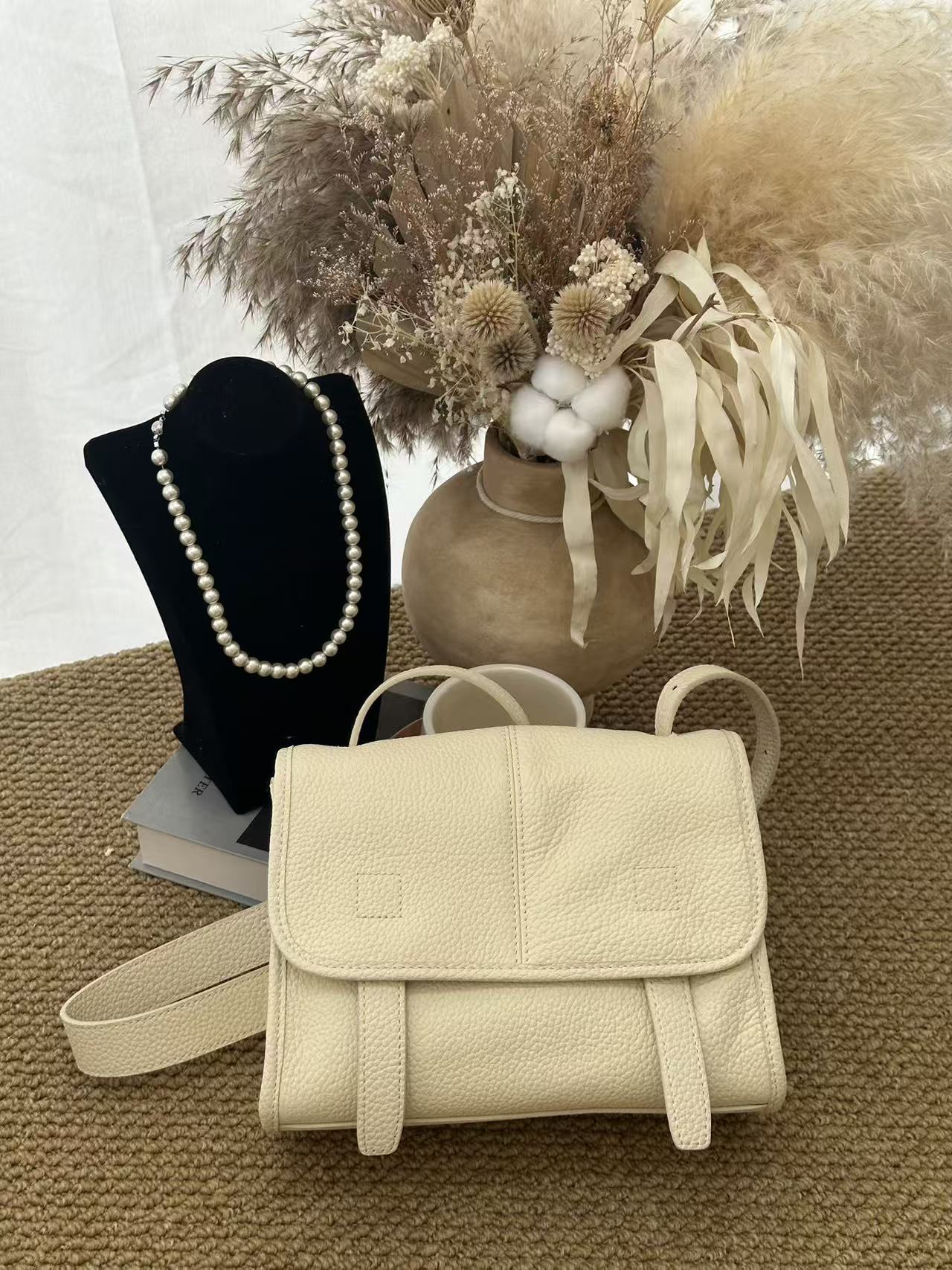 2026 New Messenger Bag for Spring/Summer Commuting — Versatile Shoulder & Crossbody Bag