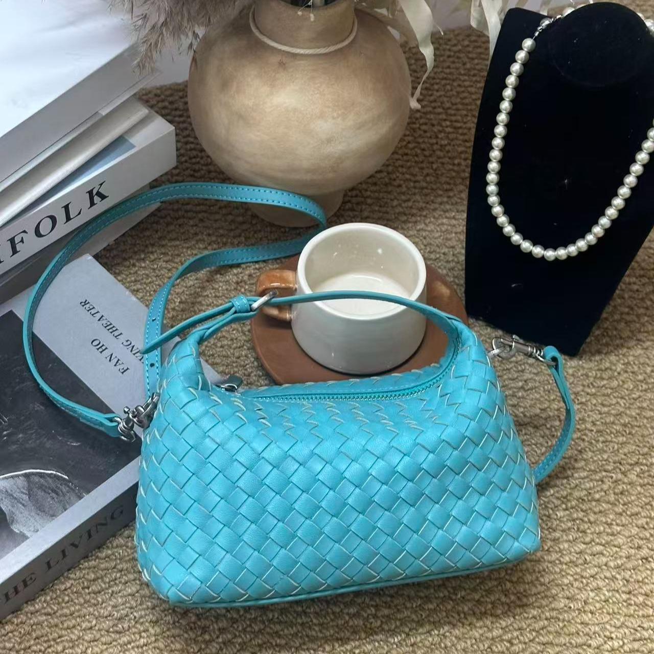 Fashion Woven Lambskin Handheld/Crossbody Bag for Women