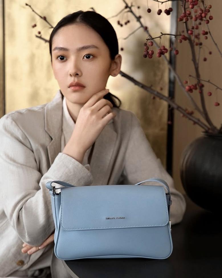 Calfskin Flip-top Adjustable Pillow fashion Women Bag